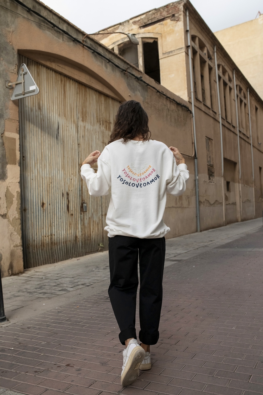 SUDADERA BLANCA 2