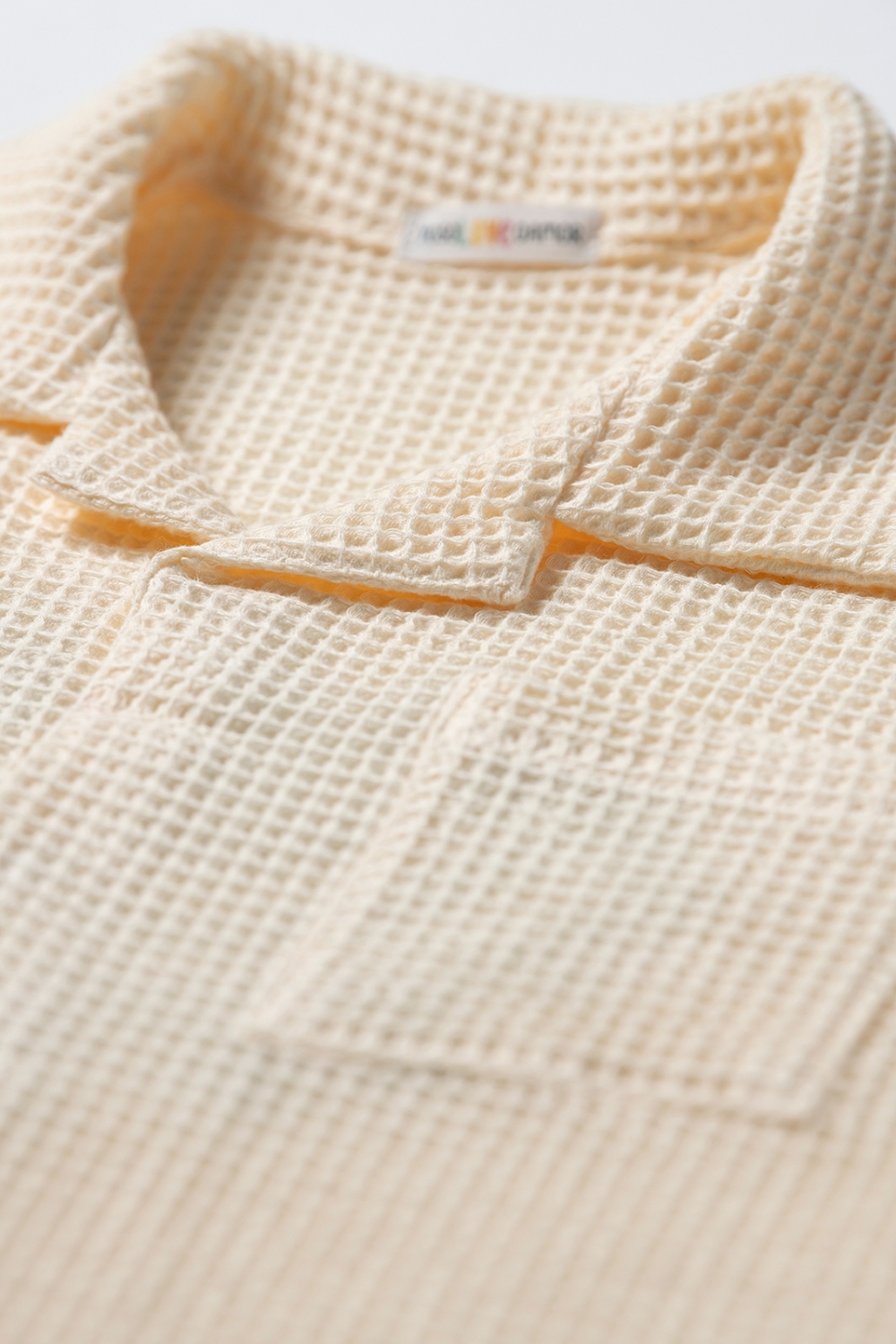 À PROPOS DE L’OEIL DE CHEMISE GAUFRE À PROPOS DE L’OEIL DE CHEMISE GAUFRE